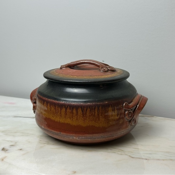 Handmade Signed Ceramic Casserole Dish w Lid - Picture 3 of 14